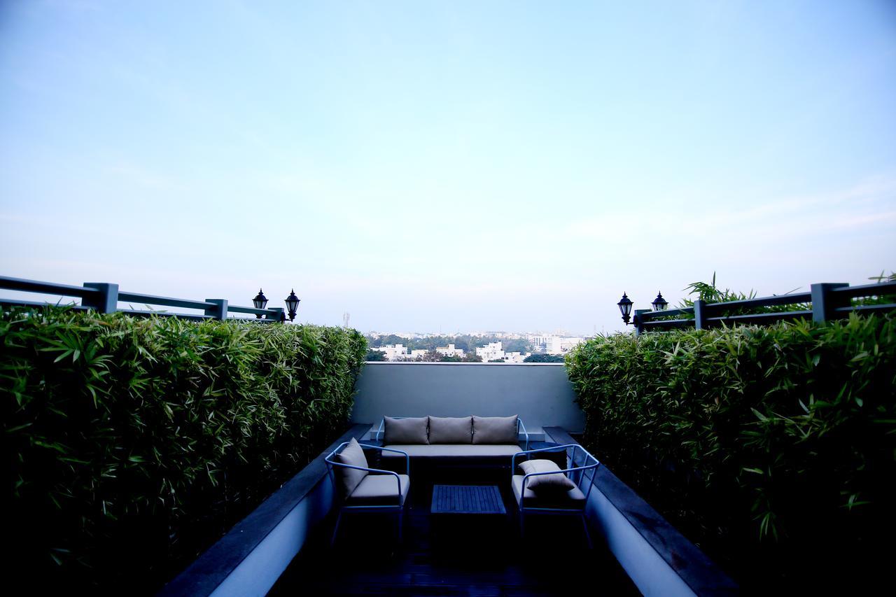 Radisson Blu Coimbatore Exterior foto The view from the rooftop of the hotel